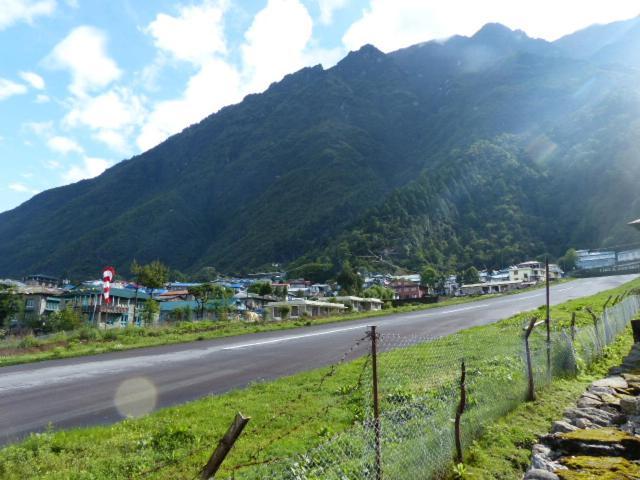 Lukla Airport Resort Lukla Exterior photo